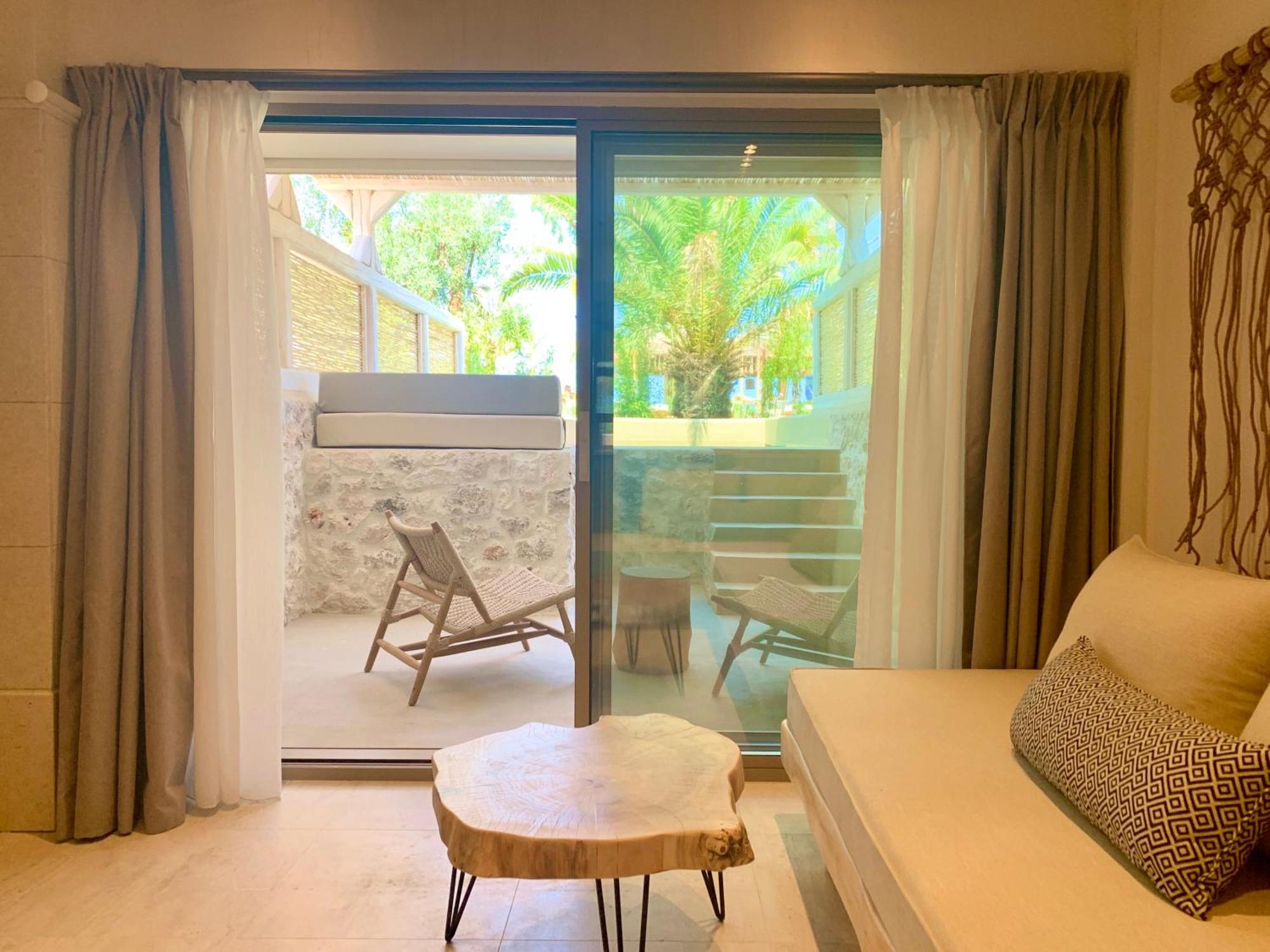 Mako Sea & Suites Pefkochori Rum bild